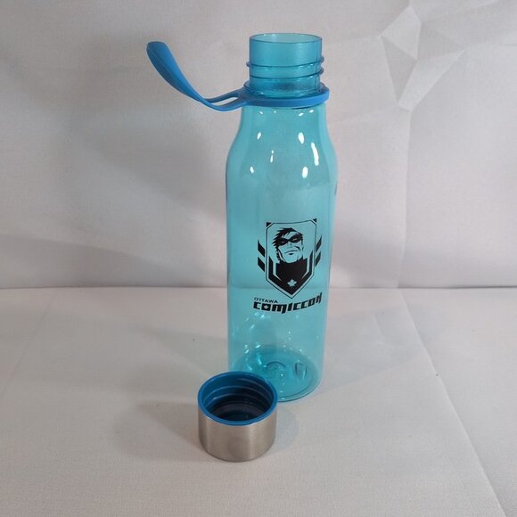 Comic Con Souvenir 3 Lot Ottawa Canada Blue Plush Superhero Water Bottle Lanyard - Picture 15 of 16